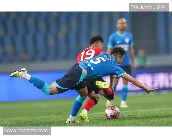 足球场上极速飞驰的球王 谁才是跑得最快的那位球星