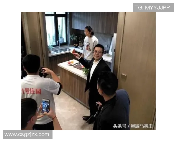 足球巨星乔迁新居引热议球迷关注搬家细节展现生活另一面