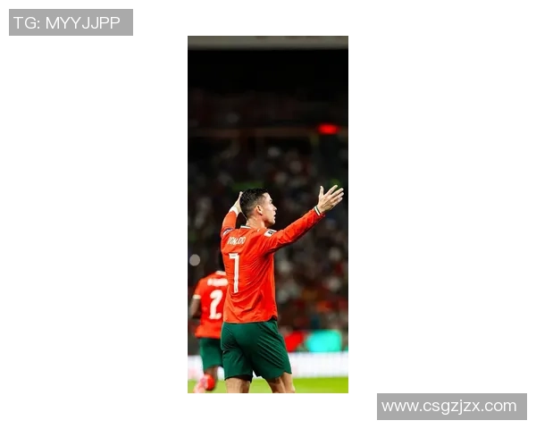 C罗足球传奇手机壁纸精选展现超凡球技与霸气风采 C罗足球传奇手机壁纸精选展现超凡球技与霸气风采